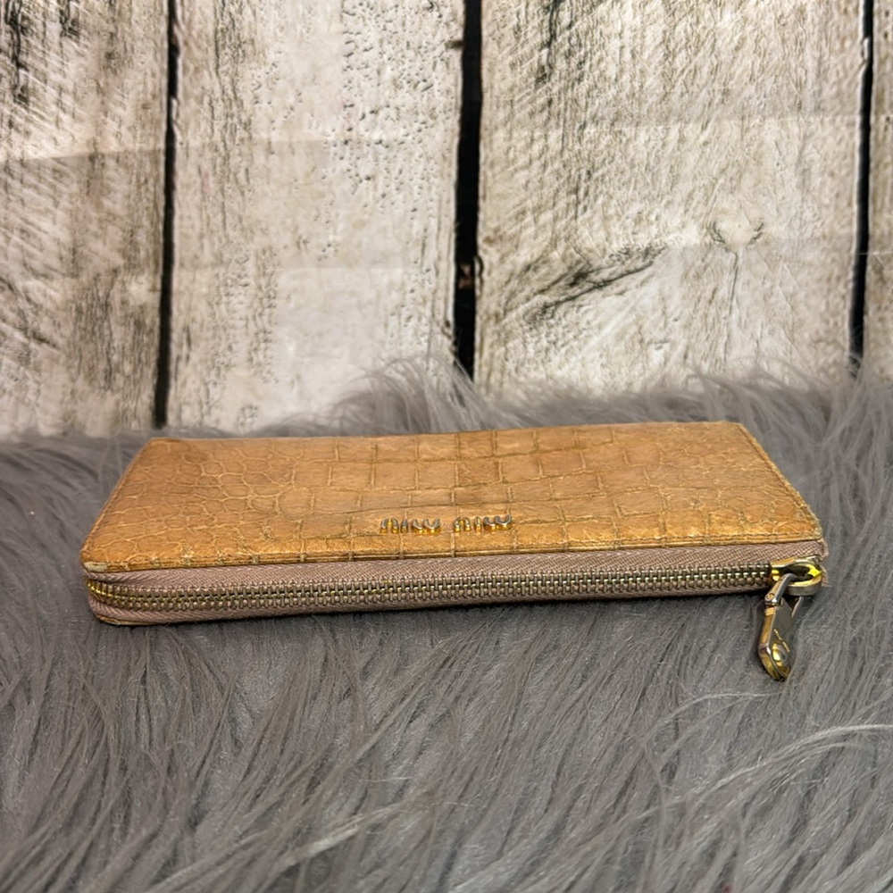MIU MIU - 3/4 Zip Wallet - Picture 5 of 12